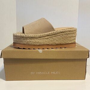 NIB Miracle Miles Beige Espadrille Wedge Sandals